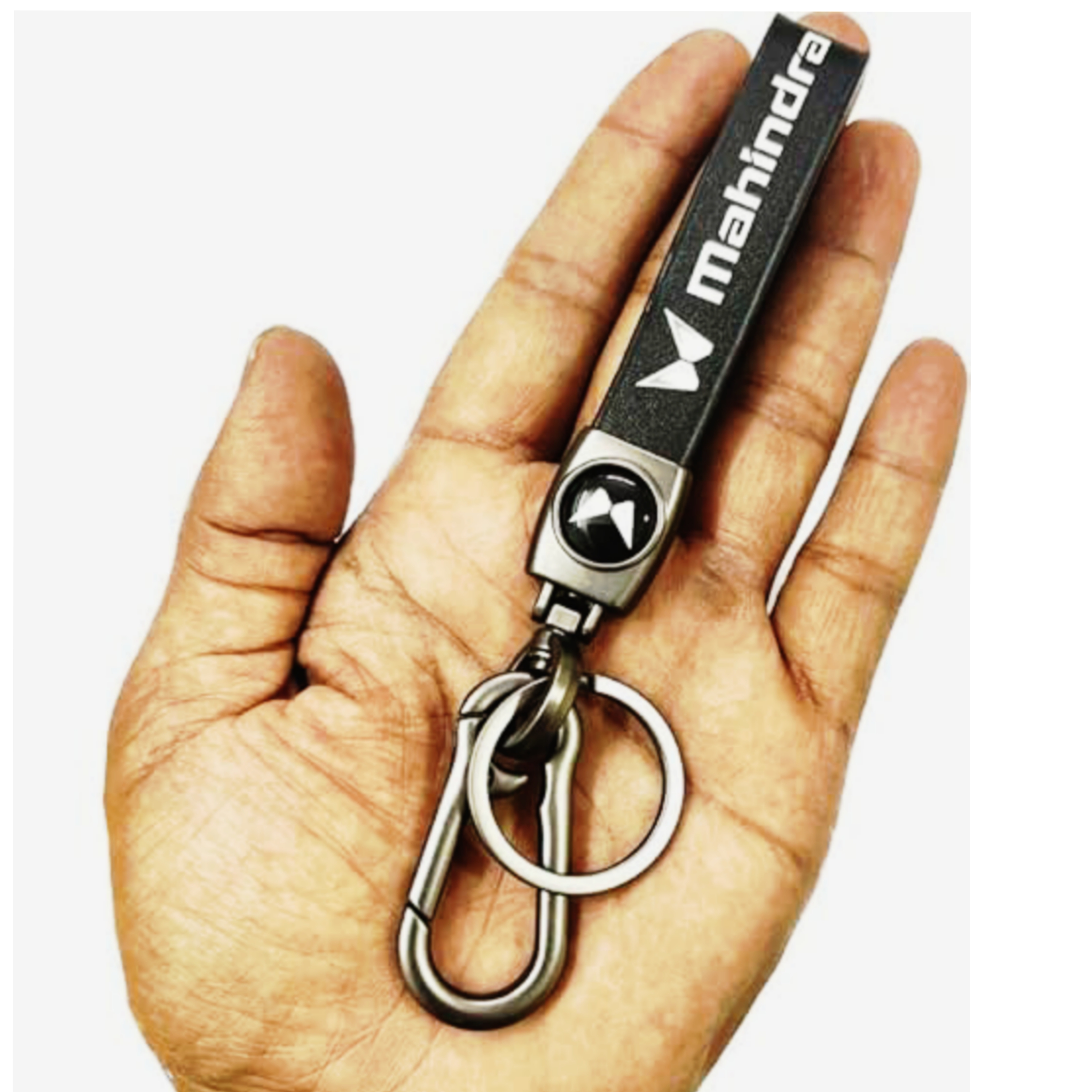 Evordlss Mahindra Premium Leather Keycha...