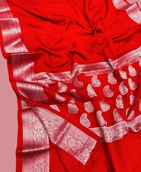 Warm Silk Saree with Full Zari Weaving –...