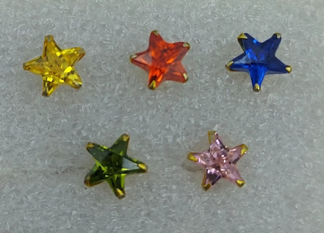 Beautiful Gold Plated Nose Pin CRYTAL ST...