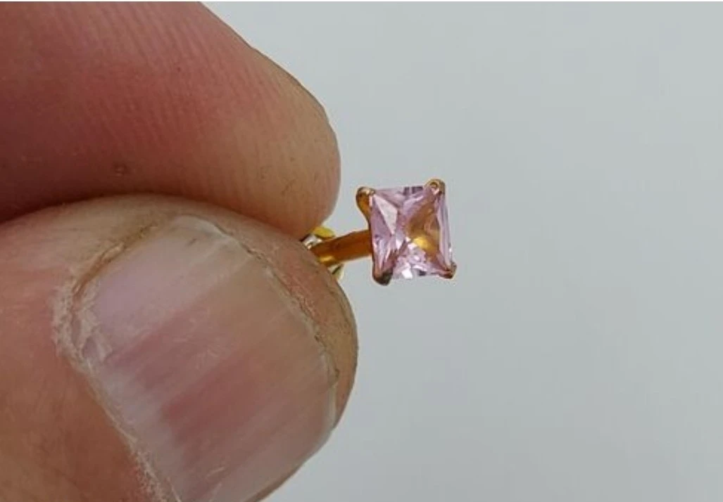 Beautiful Gold Plated Nose Pin CRYTAL ST...