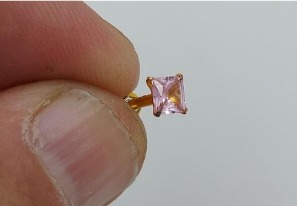 Beautiful Gold Plated Nose Pin CRYTAL ST...
