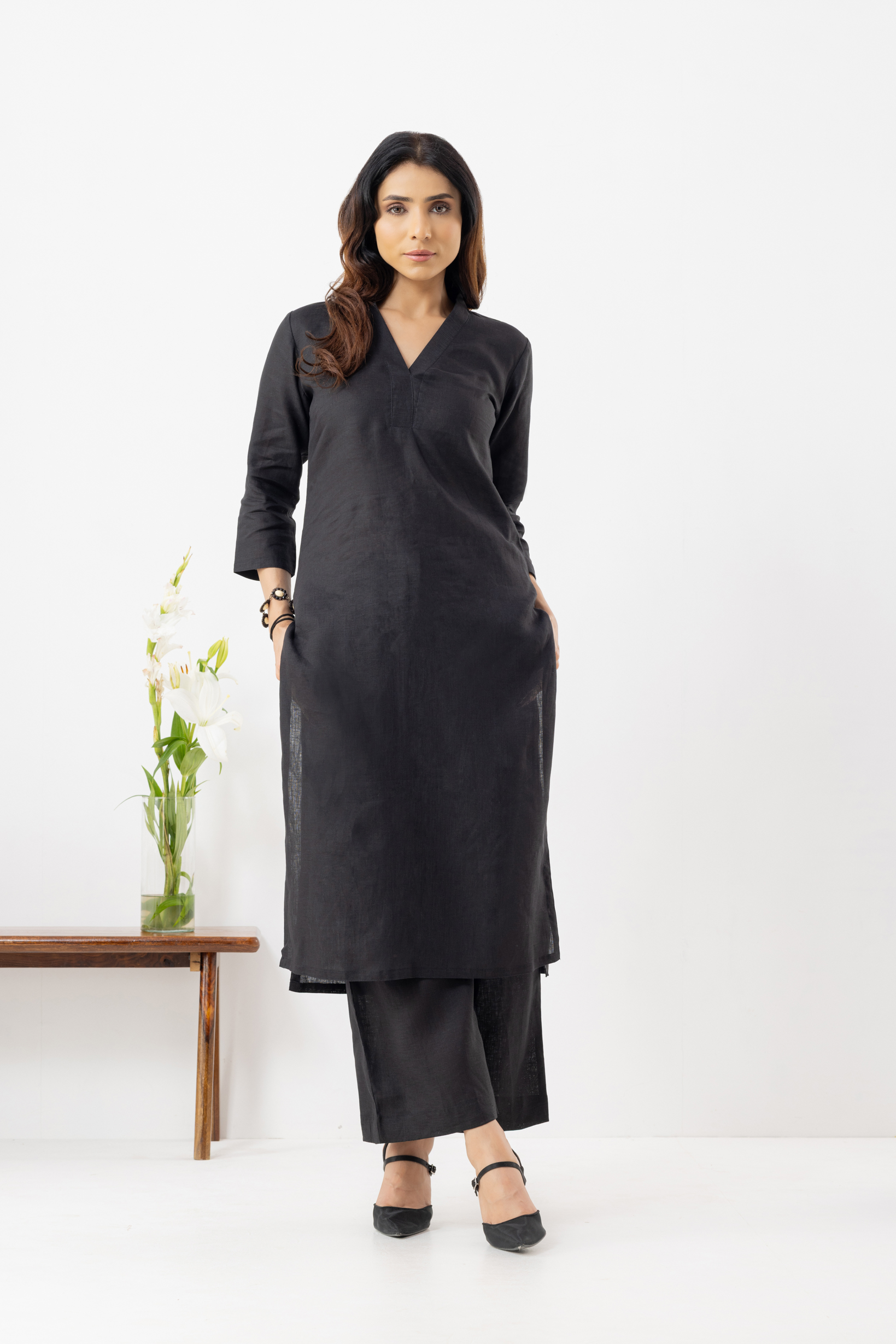 Women’s Black V-Neck Kurta Set