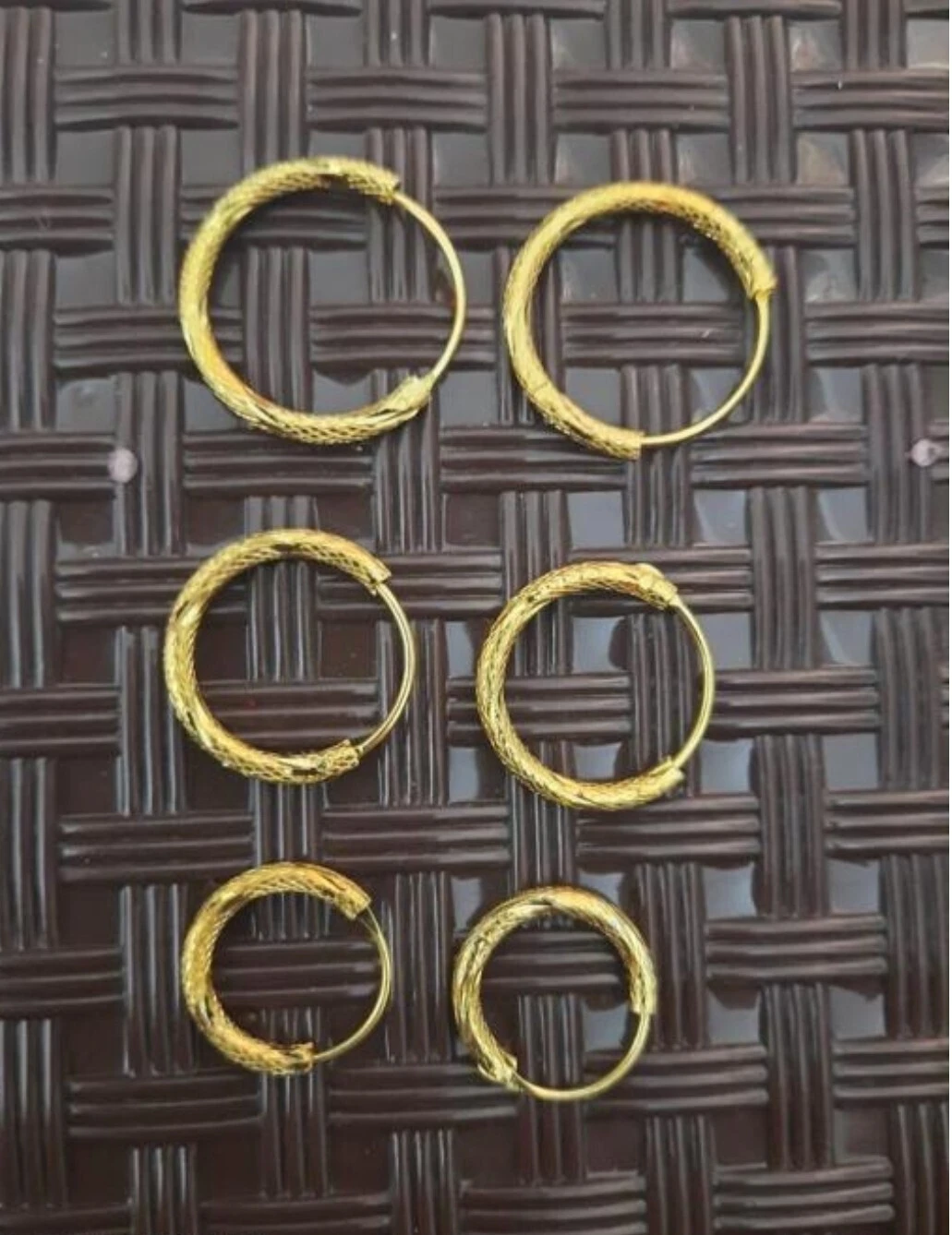 Gold coted simple cut light weight hoop...