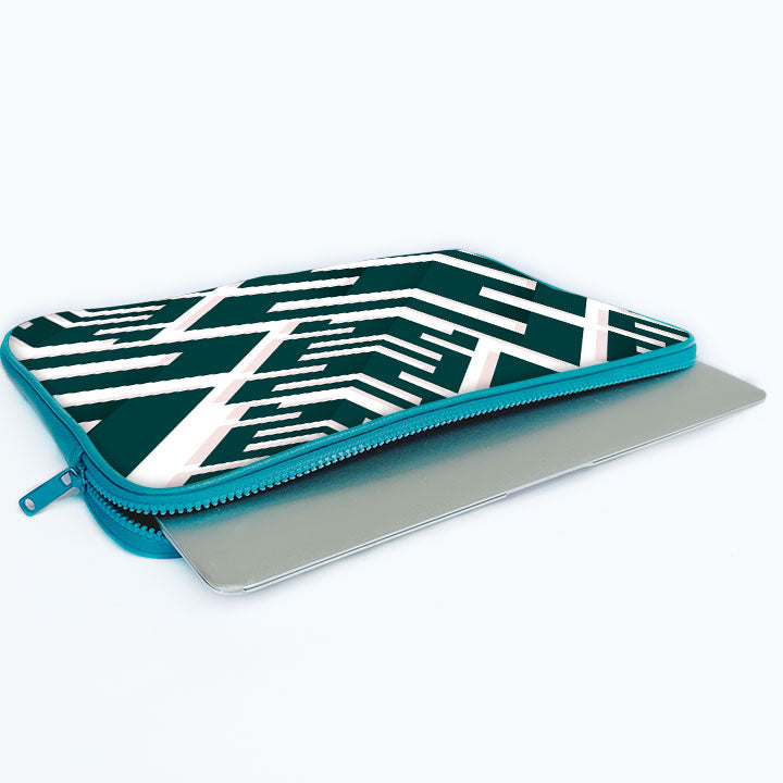 "Zig Zag Print" Laptop Sleeves: Bold Mod...