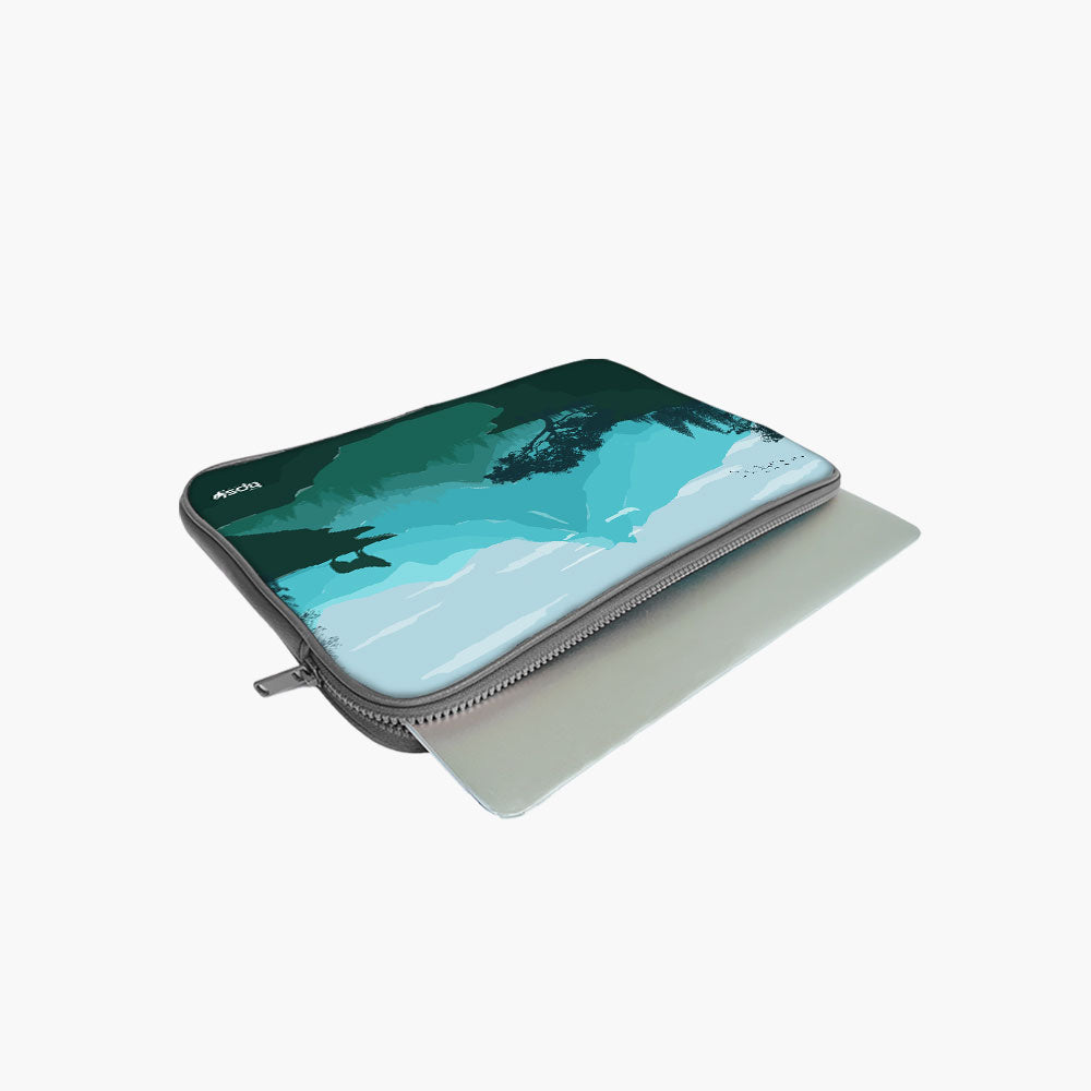 "WOLF IN THE FOREST" Laptop Sleeves: Bol...