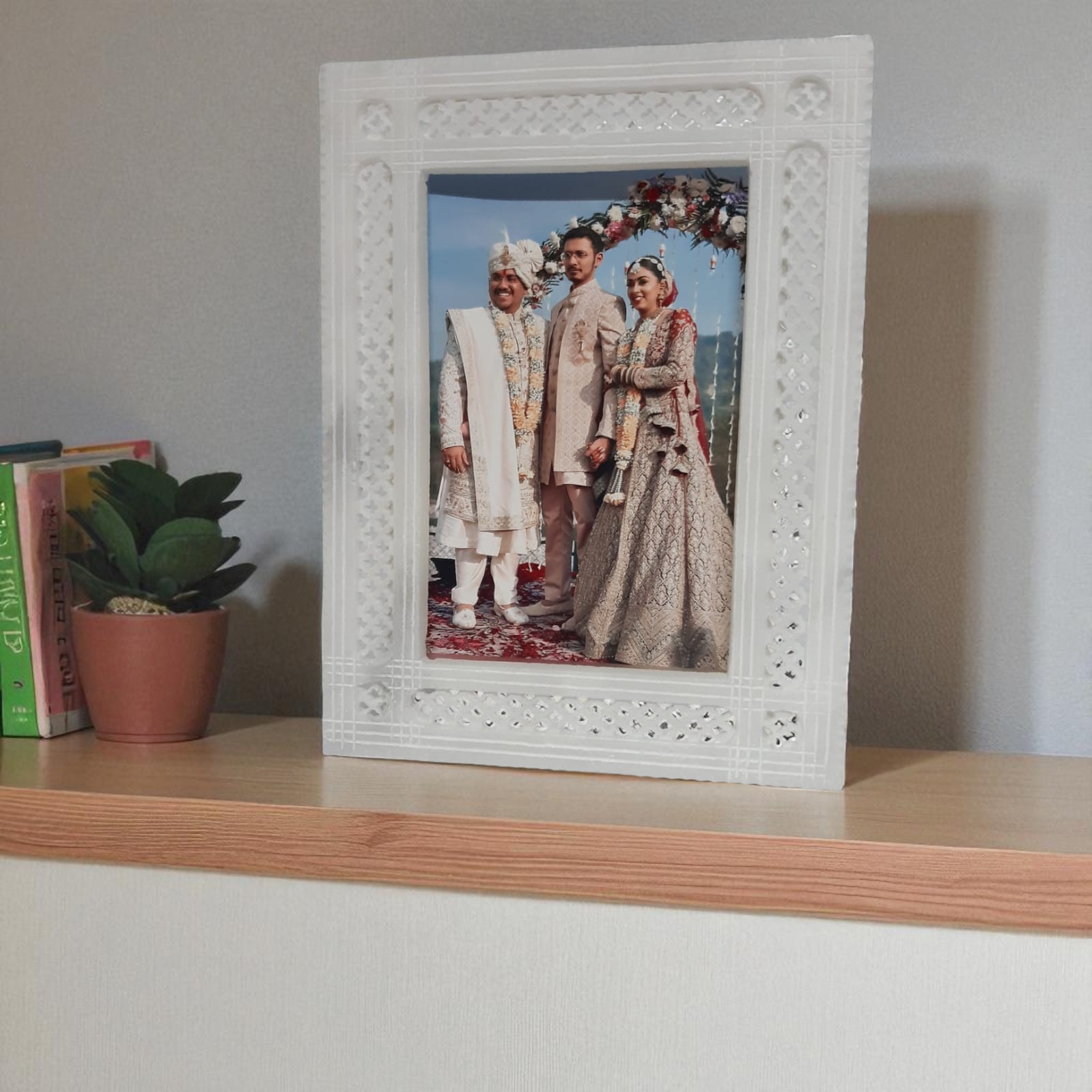 White Marble  Photo Frame (6"×8')