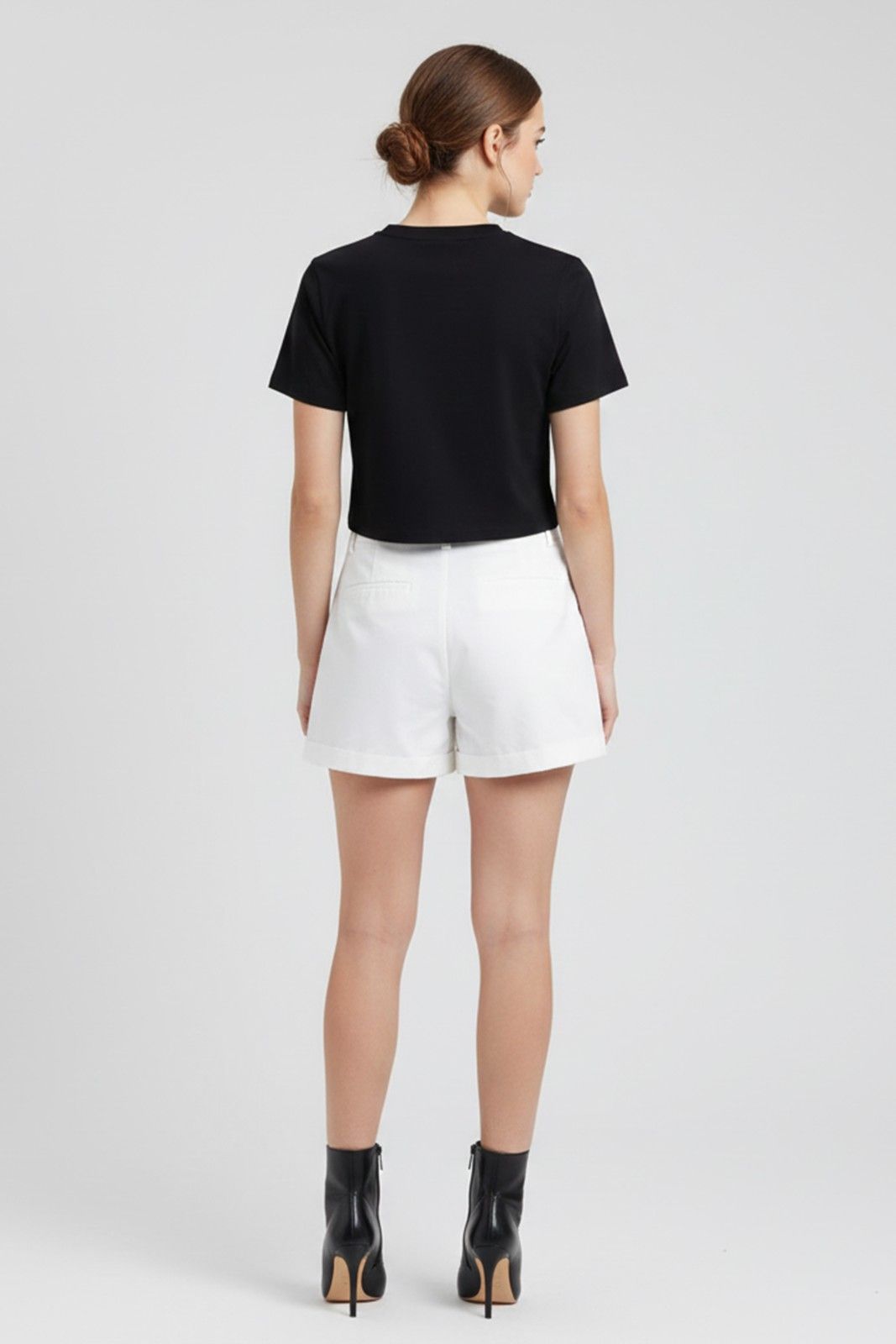 CHRISTMAS SPECIAL GRAPHIC PRINTED CROP TEE