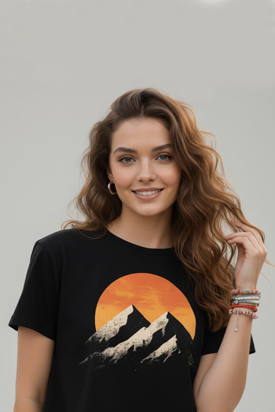 THE GOLDEN PEAK CROP TEE