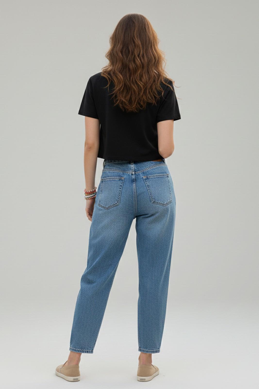 THE GOLDEN PEAK CROP TEE