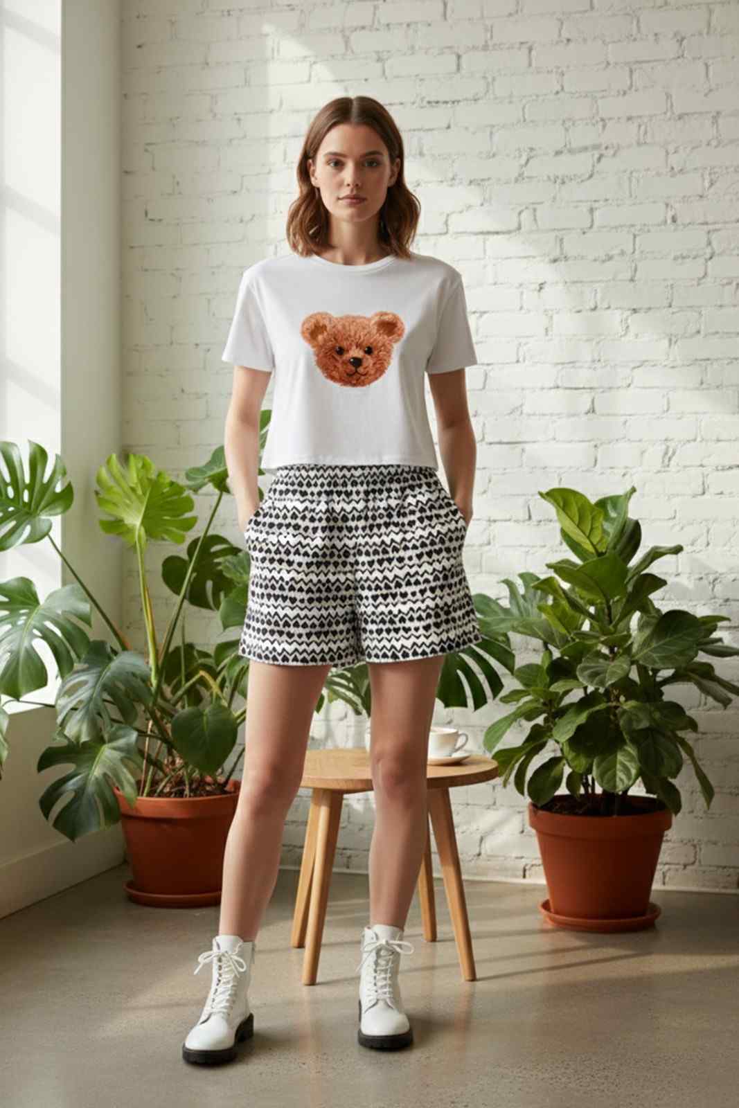 TEDDY GRAPHIC PRINTED CROP TEE