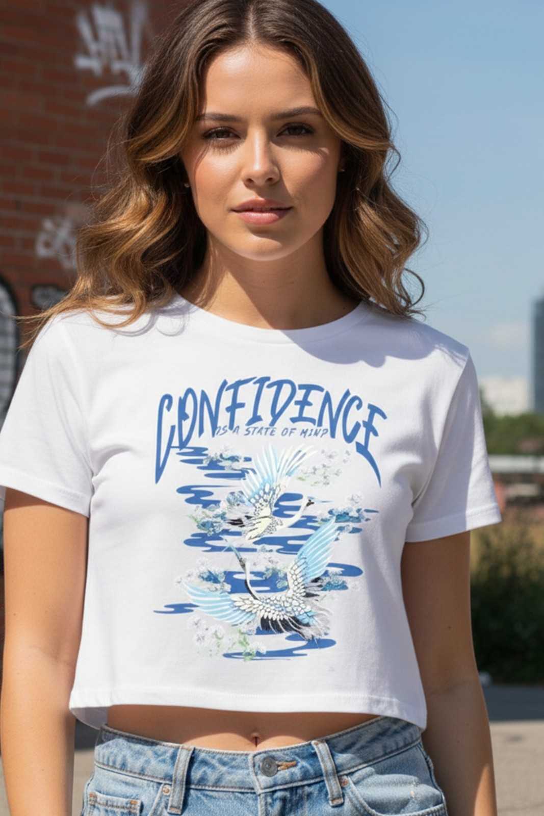 CONFIDENCE GRAPHIC CROP TEE
