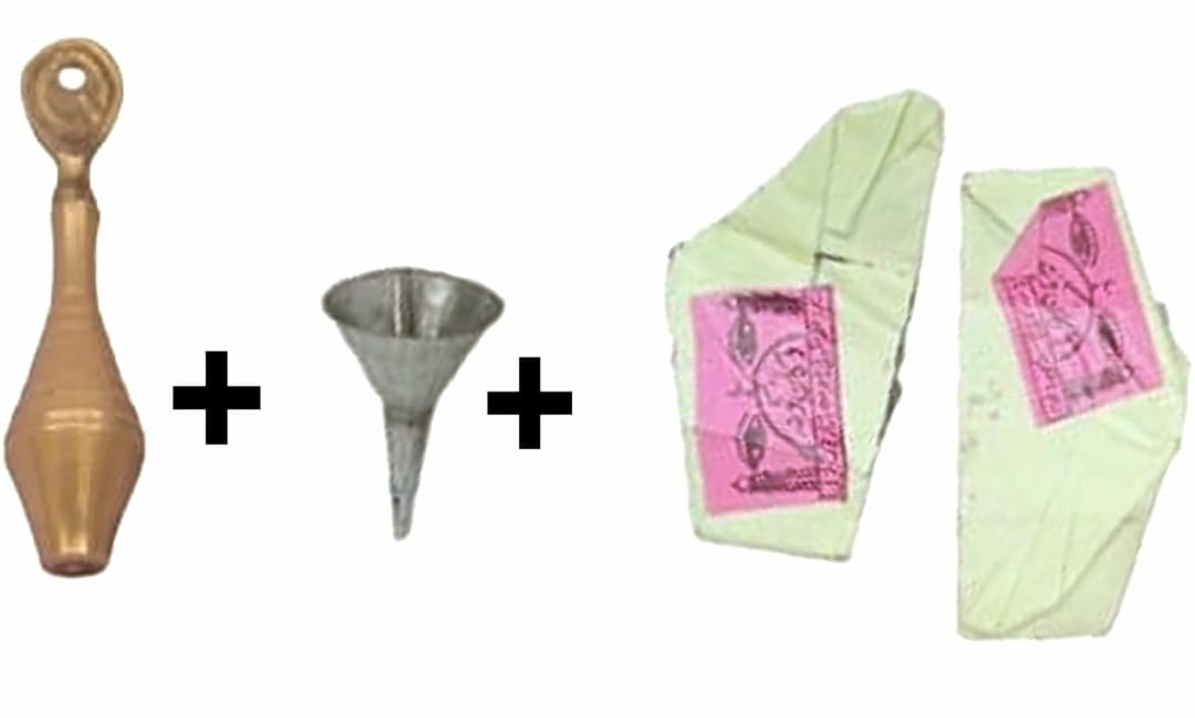 Brass Surmedani With Funnel/Kuppi And Surma Use In Eye's Makeup [Size-8-cm] Pack Of-1 Funnel, 2 Surma Packed,1 Brass Surmedani