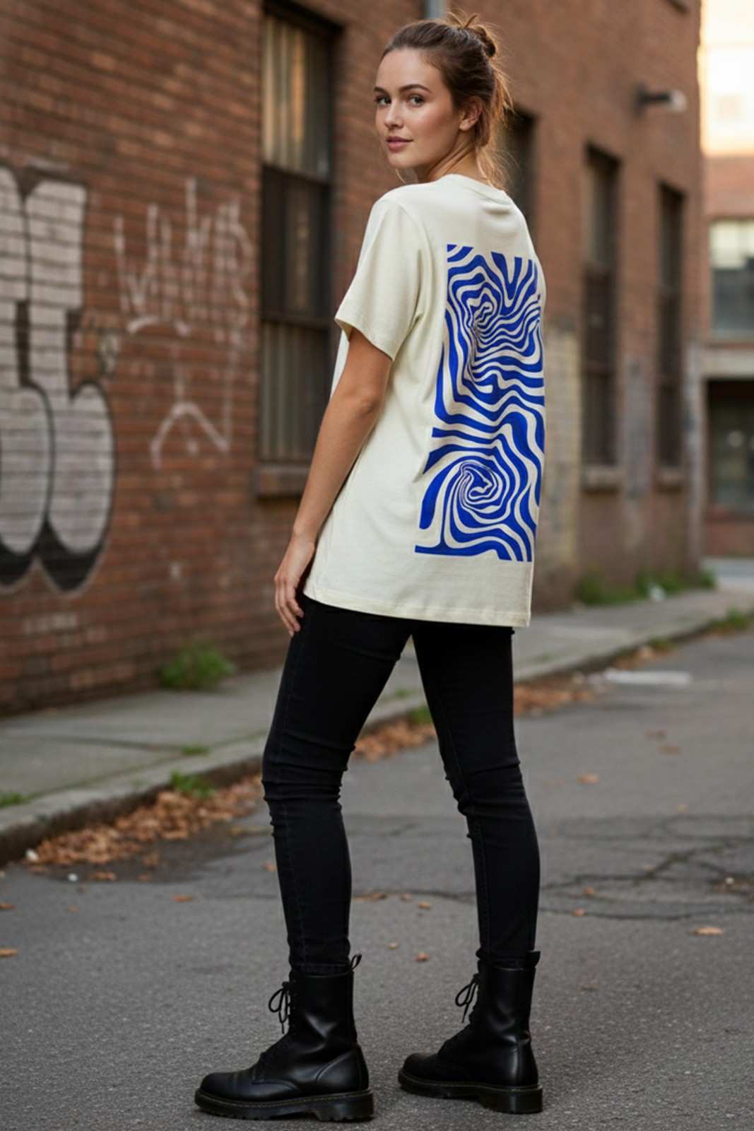 ABSTRACT GRAPHIC PRINTED TEE