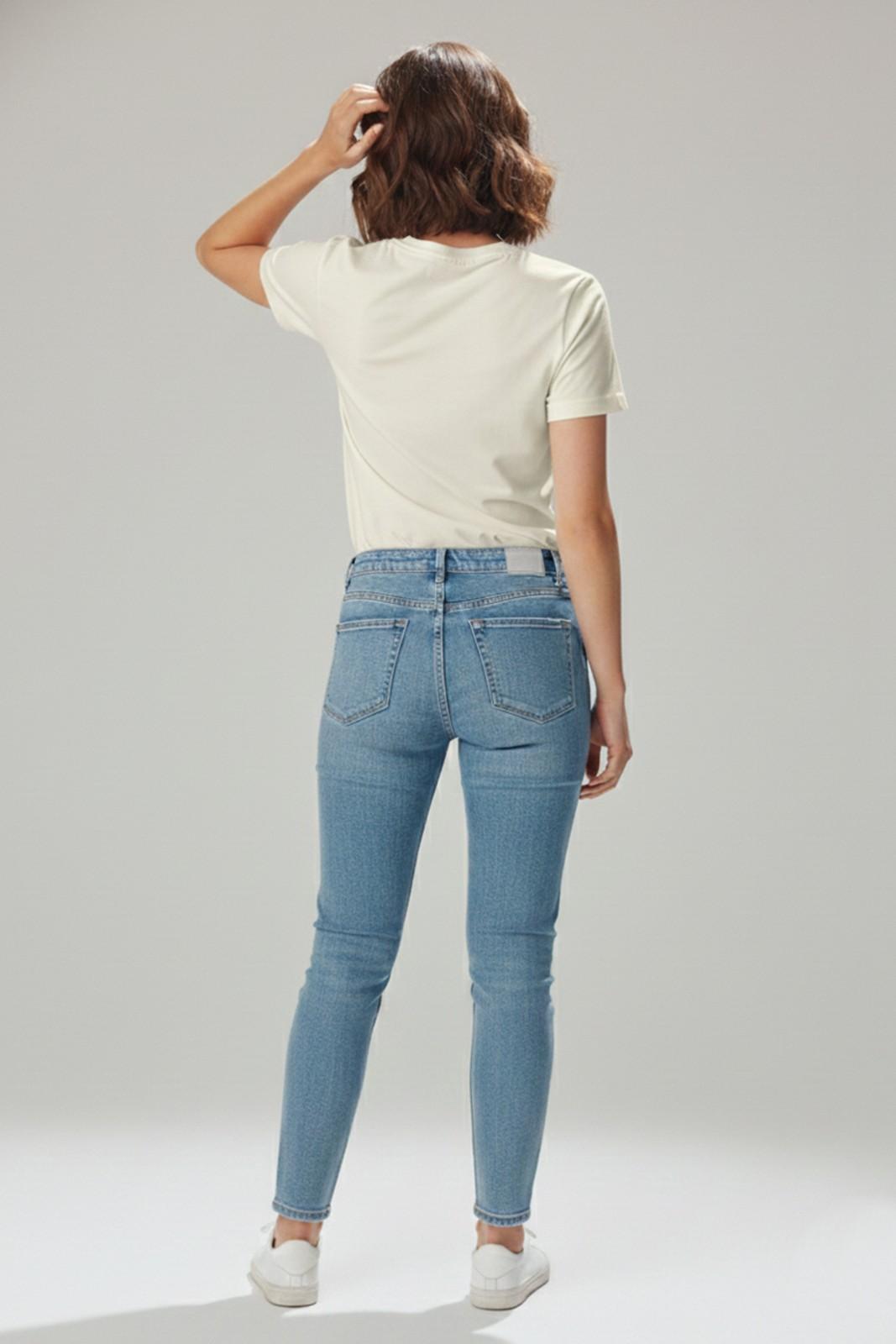 GRAPHIC PRINTED REGULAR T-SHIRT