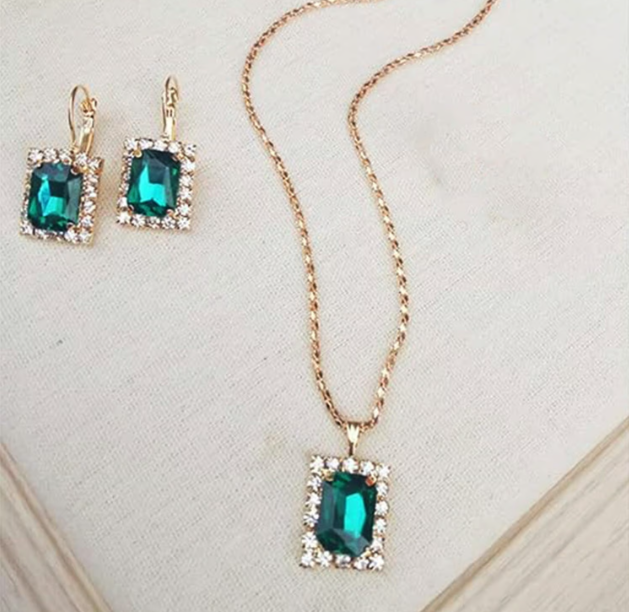 Stone Pendant Necklace Chain Set with Ma...